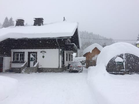 Facade/entrance, Winter