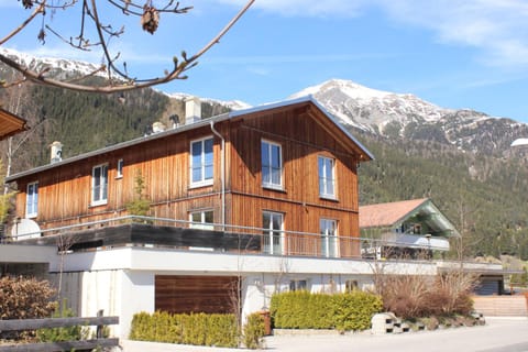 Property building, Facade/entrance, Natural landscape, Winter, Mountain view