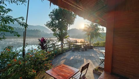 Natural landscape, View (from property/room), Lake view, Mountain view, River view