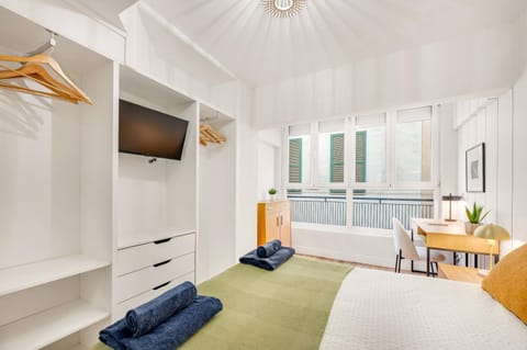 Bed, Seating area, Bedroom, wardrobe