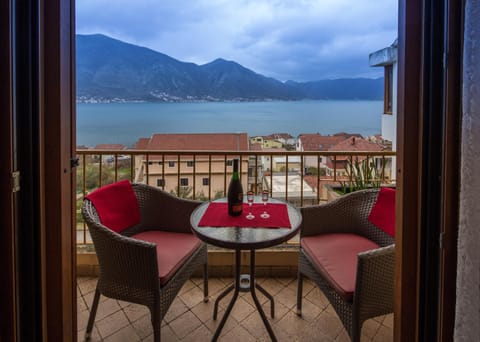 Day, Balcony/Terrace, Seating area, Sea view