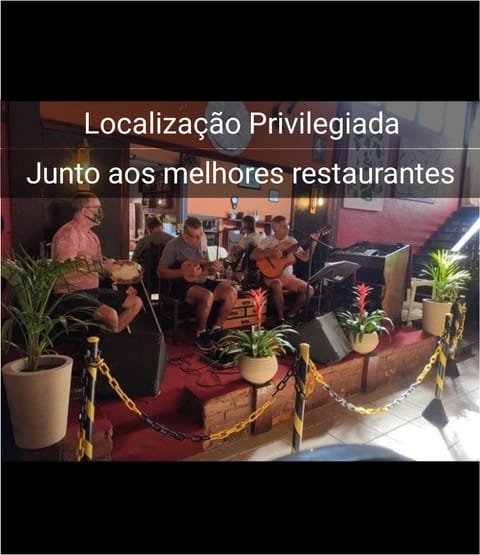 Restaurant/places to eat, People, Food and drinks