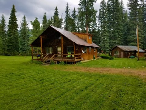 Bear Paw Lodge Nature lodge in La Plata County