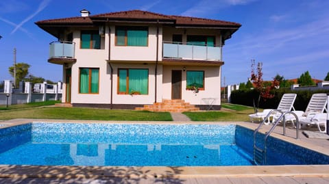 Property building, Pool view, Swimming pool