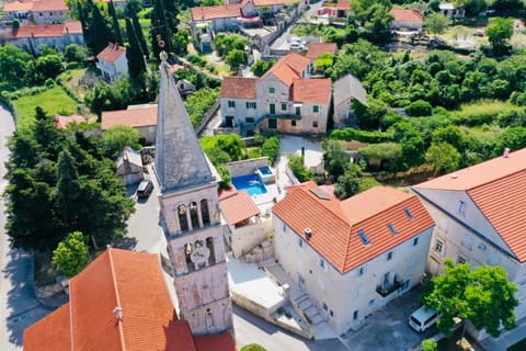 Luxury house David with heated pool, jacuzzi and sauna House in Split-Dalmatia County