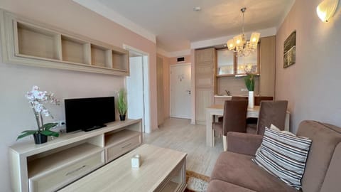 Bratanov Harmony Suites Dream Island Apartments Condominio in Sunny Beach