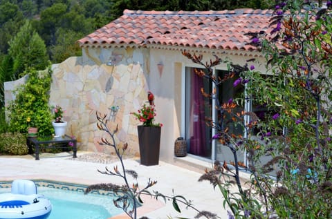 Facade/entrance, On site, Pool view