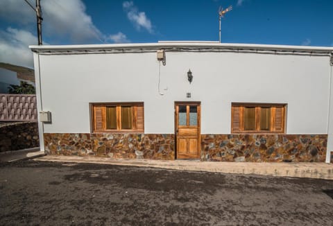 Property building, Off site, Street view