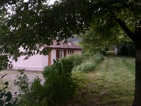 maison aux massots Casa in Berrias-et-Casteljau