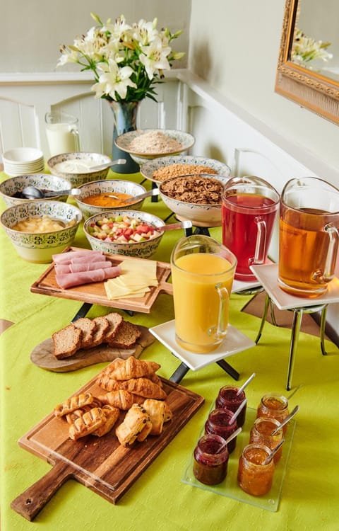 Food and drinks, Food, Breakfast, Continental breakfast, Buffet breakfast