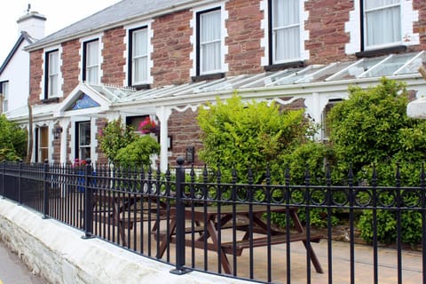 Property building, Spring, Day, Garden, Garden view