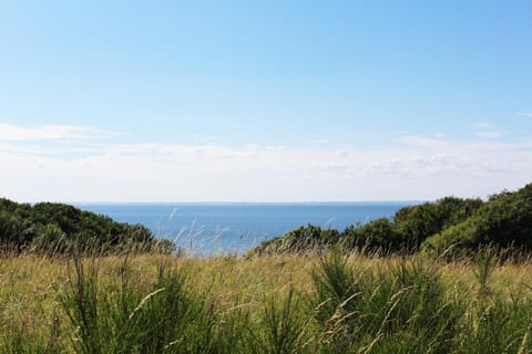 Nearby landmark, Off site, Neighbourhood, Natural landscape, Beach, Sea view