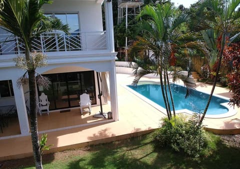 Luxury Villa with Pool in Tropical Garden Chalet in Puerto Princesa