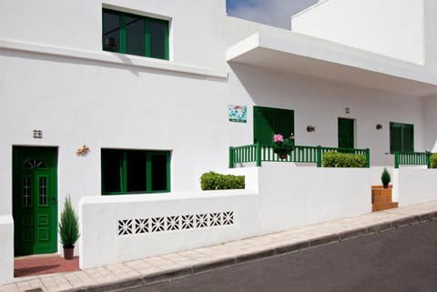 Mar y Sol Casa Con Terraza y Barbacoa A 10 Metros del Mar House in El Hierro