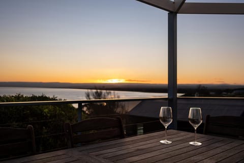 Natural landscape, View (from property/room), View (from property/room), Balcony/Terrace, Beach, Mountain view, Mountain view, Sea view, Sea view, Sunset