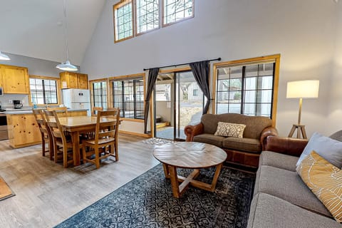 Circle 4 Ranch 25 | Discover Sunriver House in Sunriver