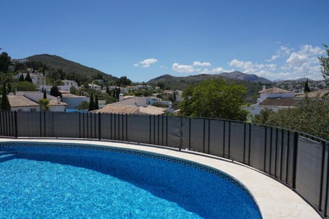 City view, Landmark view, Mountain view, Pool view