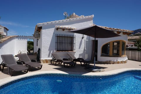 Facade/entrance, Bird's eye view