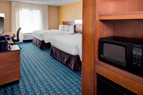 Fairfield Inn & Suites by Marriott Bakersfield North/Airport Hotel in Bakersfield