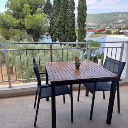 Natural landscape, Balcony/Terrace, Lake view, Mountain view