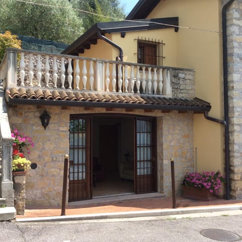 Appartamenti Cavriè Apartment in Torri del Benaco