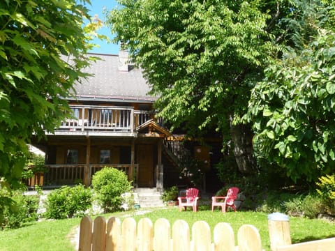 Facade/entrance, Garden