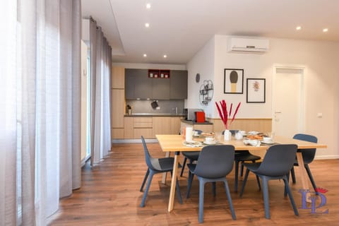 Dining area, kitchen
