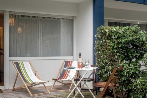 Bayonne et Anglet à pied - Terrasse bois privative Condo in Anglet