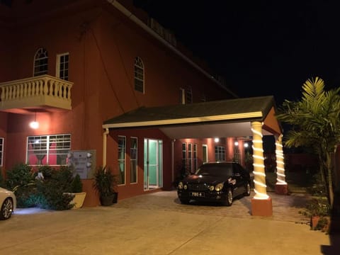 Montecristo Inn Gasthof in Trinidad and Tobago