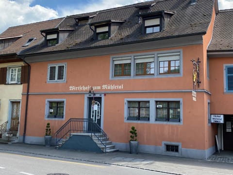 Garni-Hotel Mühletal Übernachtung mit Frühstück in Schaffhausen, Switzerland