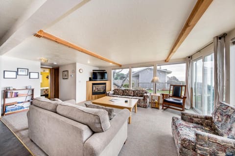 The Best Little Beach House on the Oregon Coast! Casa in Gleneden Beach