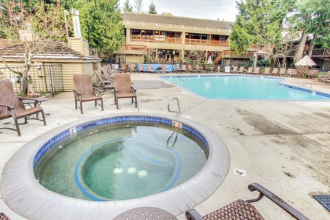 Mt Hood Golf and Ski Retreat Condo in Welches