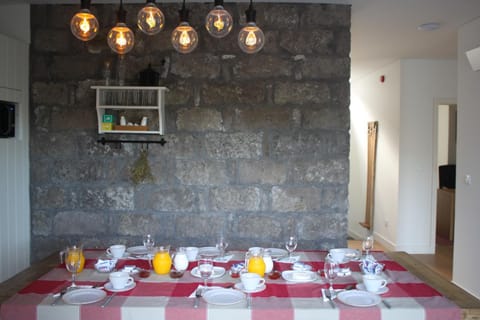 Communal kitchen, Breakfast