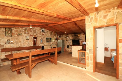 Holliday home Robinson Tourism Maria House in Tisno