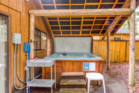 Mountain Meadow Lodge House in Mount Hood Village