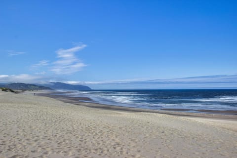 The Kiwanda Surf House House in Pacific City