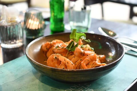 Restaurant/places to eat, Dining area, On site