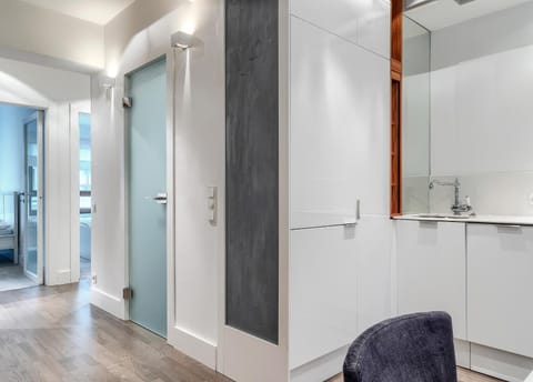 Kitchen or kitchenette