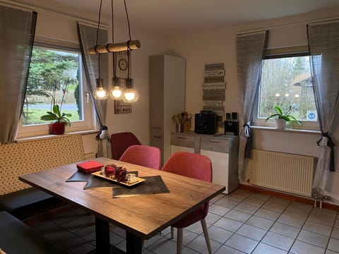 Kitchen or kitchenette, Seating area, Dining area