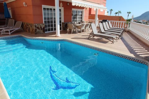 Balcony/Terrace, Swimming pool