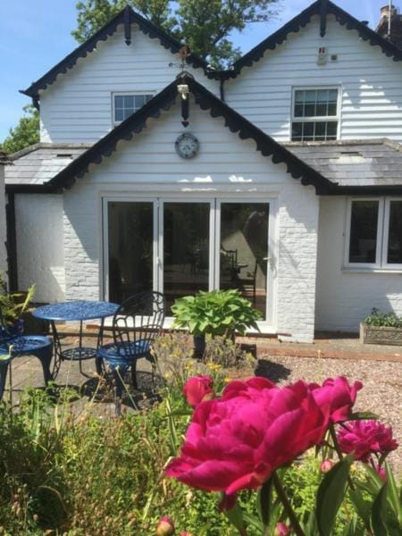 Wishing Well Cottage House in Wealden District