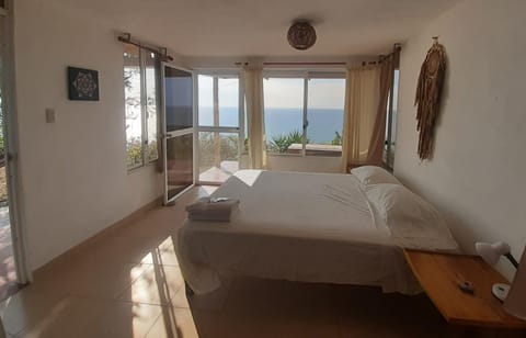 Photo of the whole room, Bedroom, Sea view