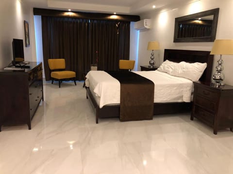 Photo of the whole room, Bedroom