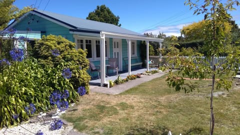 Property building, Garden view, Street view