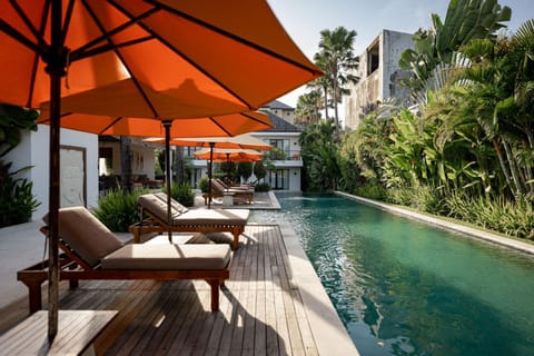 Property building, Day, Natural landscape, Garden, Pool view, sunbed