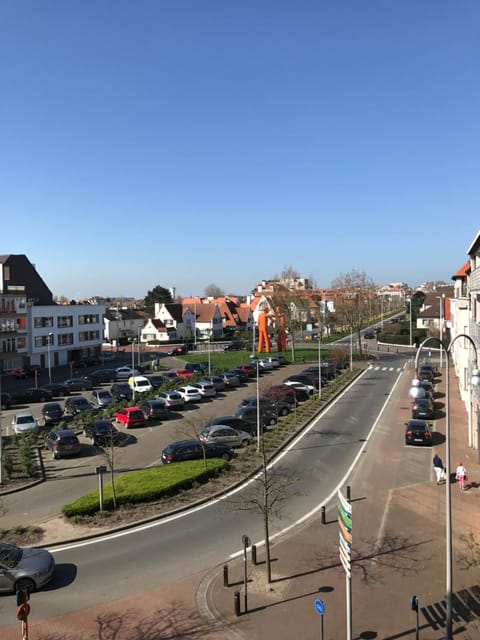 Neighbourhood, Street view