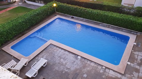 Bird's eye view, Swimming pool