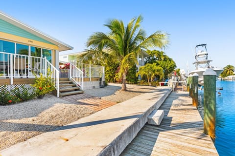 Ninth Street Getaway Casa in Key Colony Beach