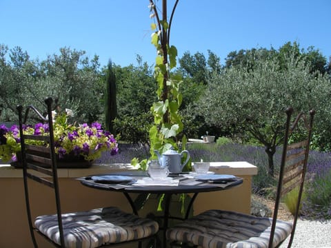 Clos des Lavandes - Luberon Bed and Breakfast in Lacoste
