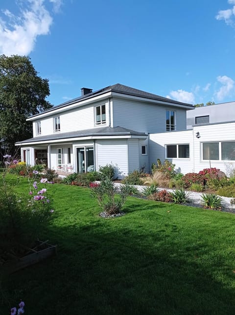 Property building, Garden